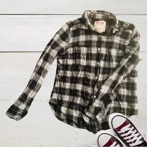 Mossimo Black and White Boyfriend Shirt Size Medium